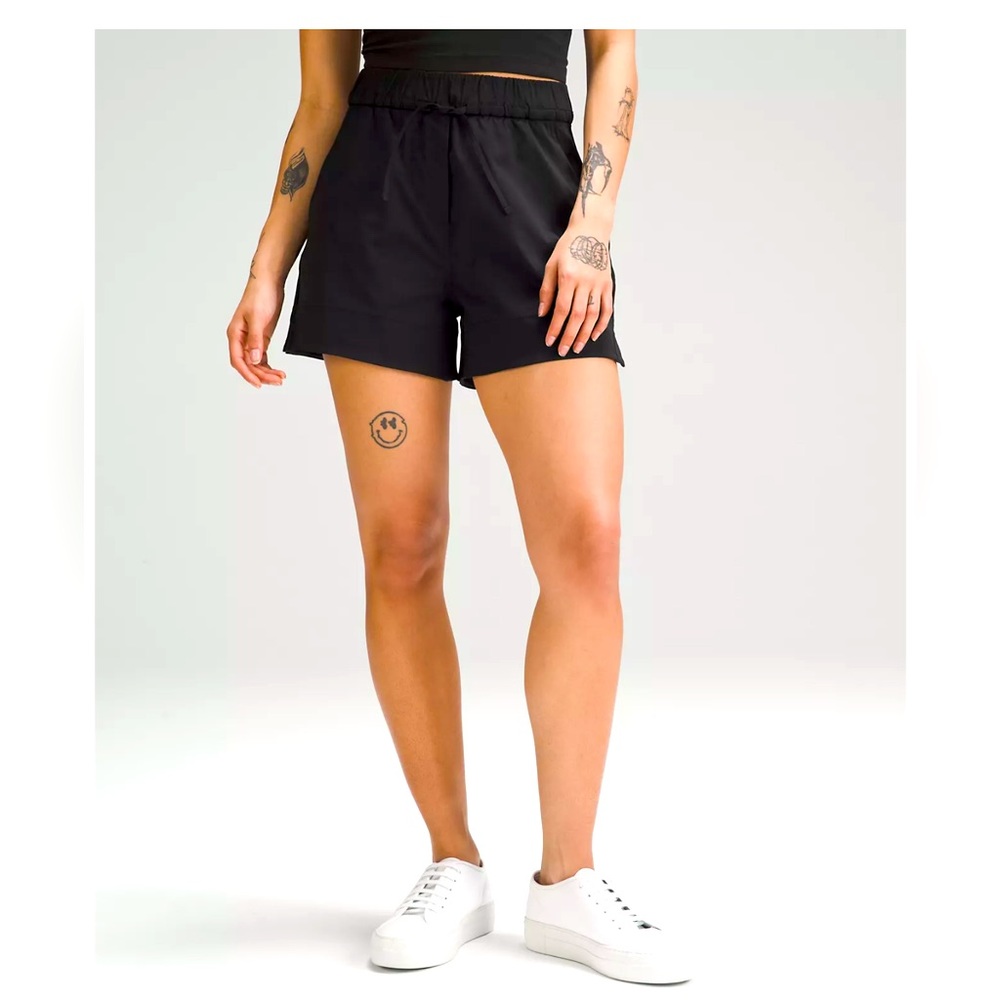Lululemon black tie waist shorts